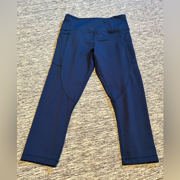 Zyia Activewear cropped leggings with pockets - Picture 2 of 4